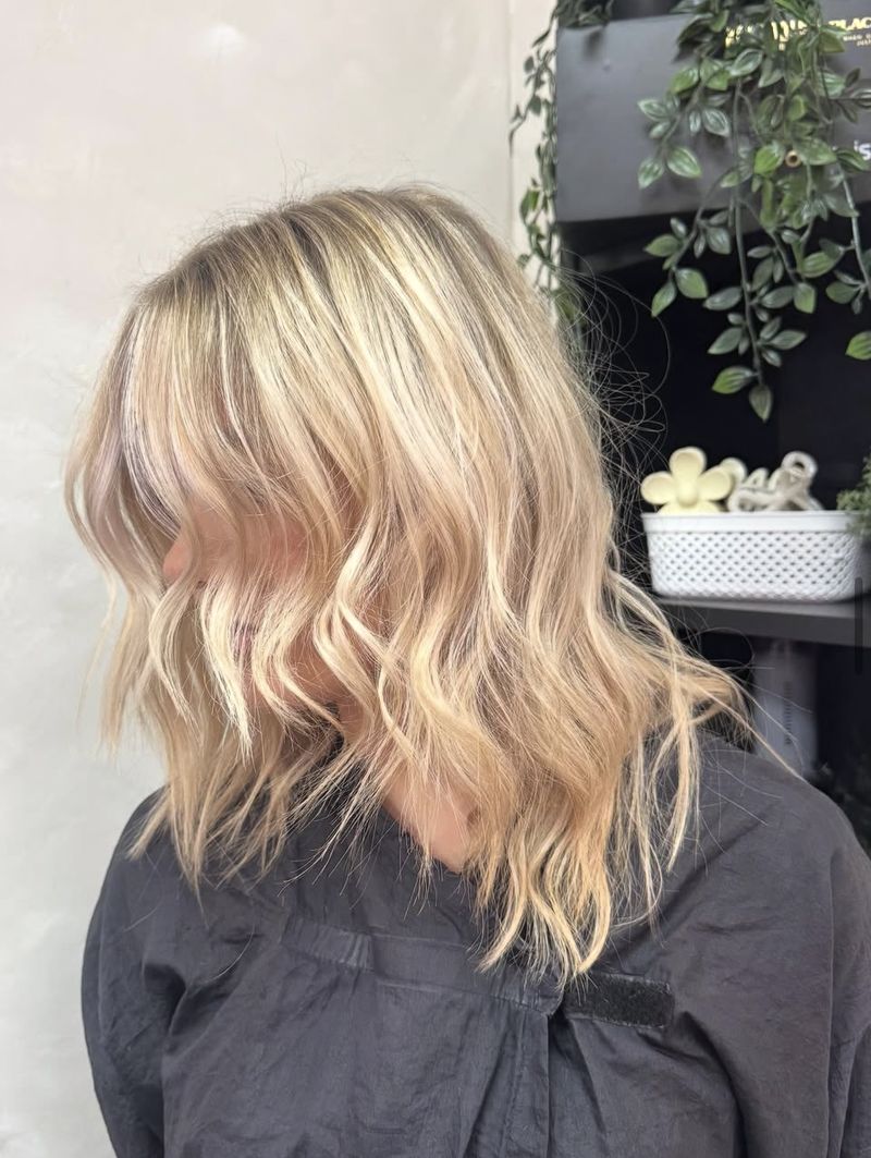 Shoulder-length bright blonde waves